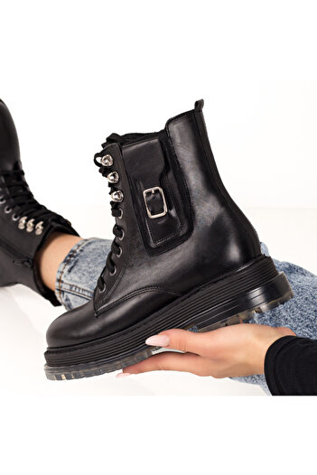 BMoD Women's black genuine leather boots with a zipper and a clear sole MOD07559