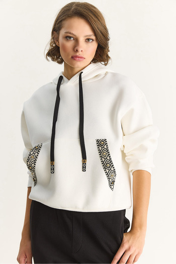 Bianco Lucci Women's Hooded Ethnic Stripe Detailed Kangaroo Pocket Embossed Sweatshirt 6871 60283557