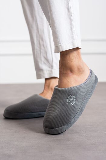 Jackers Embroidered Ribbed Pattern Comfortable Soft Silent Sole Fur Lined Men's House Slippers