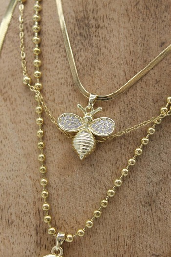 Nenya Vip Steel Italian Crushed Zircon Stone Bee and Butterfly Medallion Model 4-Piece Combination Necklace