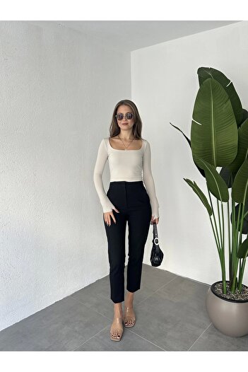 Asfa Moda Γυναικεία κρεμ μπλούζα με τετράγωνο λαιμόκοψη με μακρύ μανίκι καραμέλα