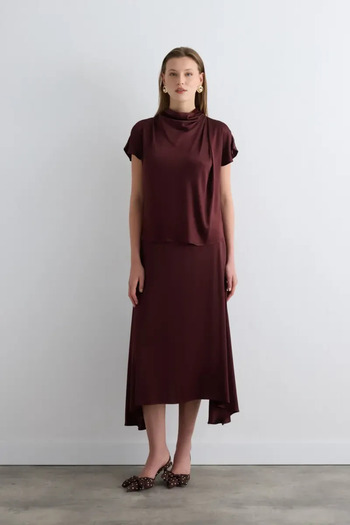 Gusto Asymmetrical Cut Satin Skirt - Burgundy