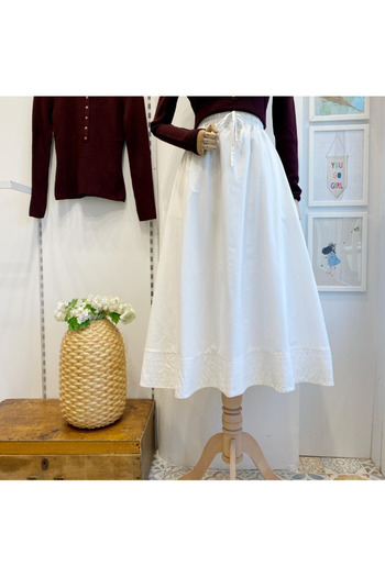 Faya Boutique White Elastic Waist Zeran Skirt