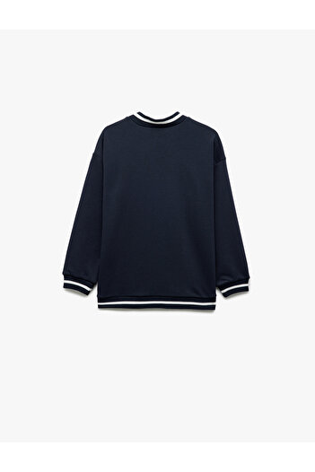 Koton Bisiklet Yaka Uzun Kollu Düğme Detaylı Basic Oversize Okul Sweatshirt