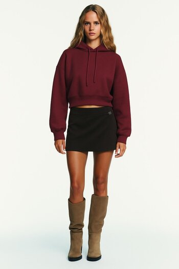HAKKE Three Thread Hooded Crop Sweat