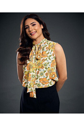 Zigzag Neck Tie Floral Printed Short Sleeve Top