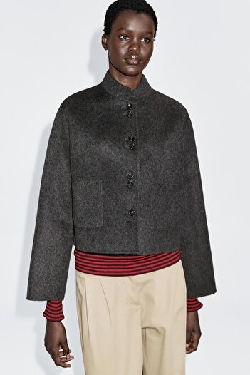 Massimo Dutti Kısa kruvaze yün karışımlı ceket