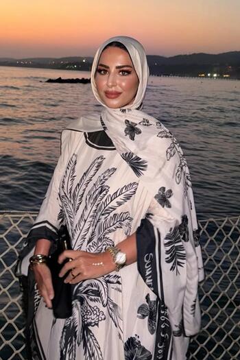 carell Esra Aydın's Choice Noir Floral Monogram Floss Shawl Cream