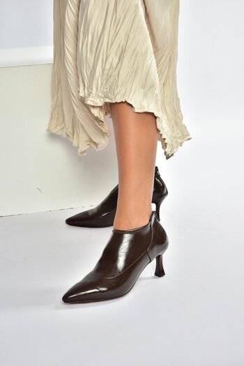 Fox Shoes V676523608 Brown Patent Leather Thick Heeled Women's Shoes