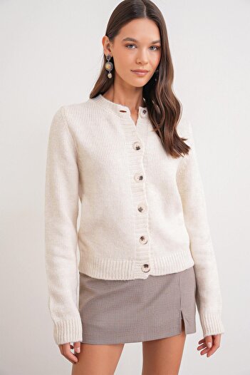 Mixray 6951 Women's Crew Neck Buttoned Knitwear Short Cardigan Natural