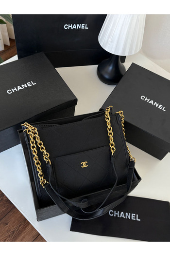 GENERAL High quality shoulder bag with accessories