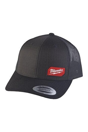 Milwaukee Șapcă STC roșie L/XL, cu plasă, cozoroc din poliester, reglabilă cu mecanism Snapback
