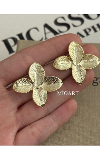 MioArt Women's Flower Model Earrings