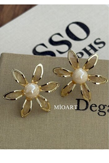 MioArt Pearl Detailed Lotus Flower Earrings