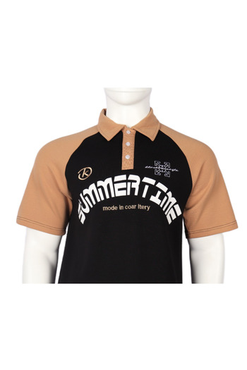 Red Planet Two-Tone Collar T-Shirt – Elegant Design