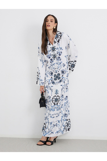 Styli White Floral Print V Neck Jalabiya