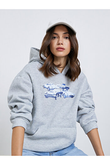 Styli Women Grey Graphic Print Hoodie
