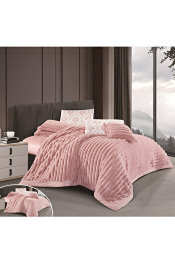 SNOOZYL Luxury royal double hotel bedspread made of soft velvet and fur to provide warmth and comfort