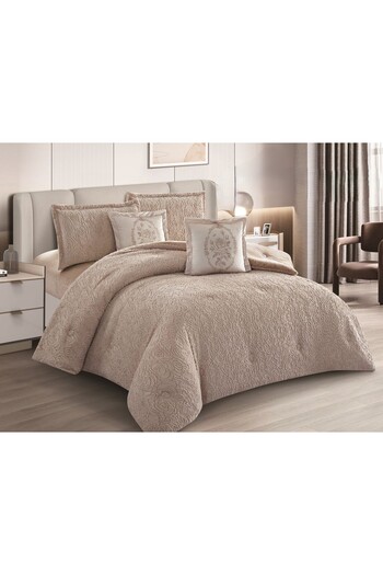 SNOOZYL A king-size bedspread made of soft velvet and luxurious fur with an embossed design to give you elegance.