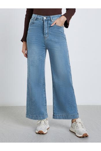 Styli Mid Rise Wide Leg Faded Jeans