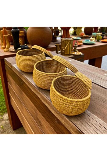 Hediyeninellitonu Wicker Lid Basket Set of Three Wicker Bamboo Basket