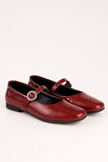 Beyond Women's Burgundy Mary Jane Blunt Toe Floral Patent Leather Casual Ballet Flats Byndmjkc01