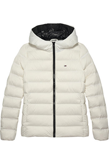 Tommy Hilfiger Kadın Marka Bayrak Logolu Sabit Kapüşonlu Kapitone Dolgulu Beyaz1 Mont DW0DW21617 YBL