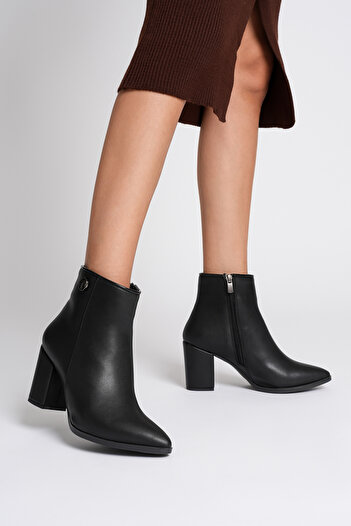 TOPUK Voly Black Zippered Pointed Toe Thick Heeled Boots