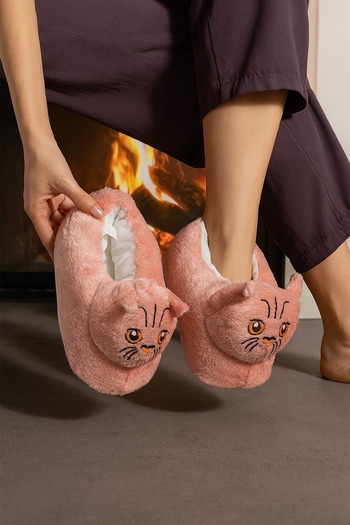 Behtah Kundura Slippers with Cute Cat Figure Winter Comfortable Soft House Boots House Shoes
