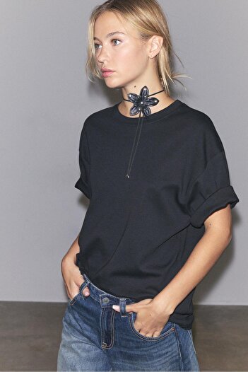 Stradivarius Leather effect flower choker