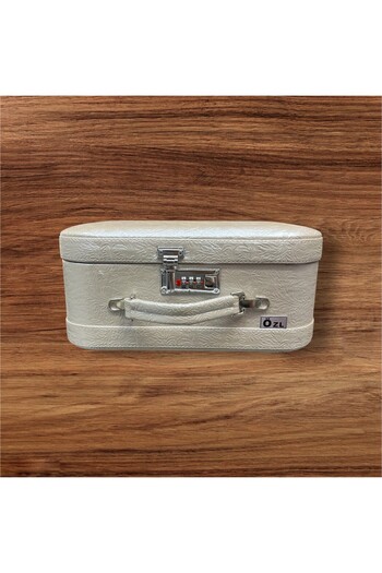 Özlem Kozmetik Leather Makeup-Shaving Box with Handle and Combination Lock (Ecru)