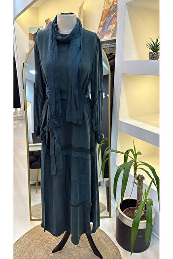 MissWhence Cupro Dress with Shawl Detail 38818 Zumrut