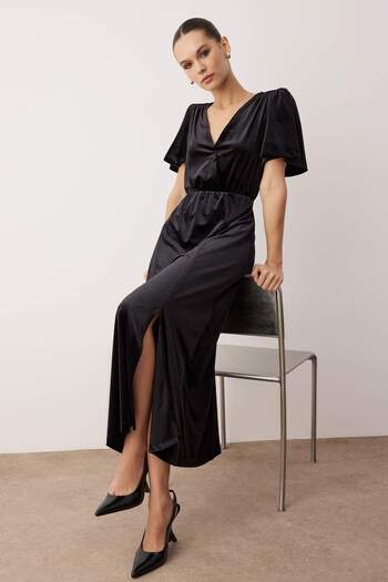 Trendyol Collection Black Velvet Double Breasted V-Neck Handkerchief Sleeve Plain Midi Knitted Dress Twoaw26El00049