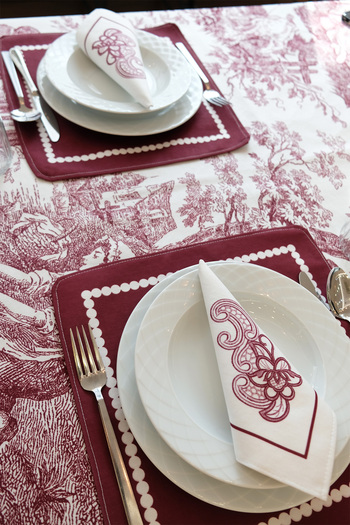DEKOMOD 13 Piece French Country Pattern Tablecloth Set Cocktail Napkin Placemat Set Dowry Case Gift