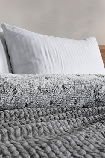 Doqu Home Alora Blanket Double Size Gray