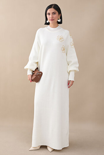 InStyle Flower Jewelled Balloon Sleeve White Knitwear Dress