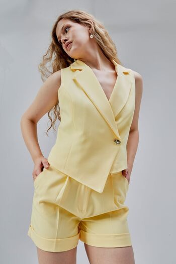 Bolivente Yellow Regular Fit Relaxed Fit Shorts