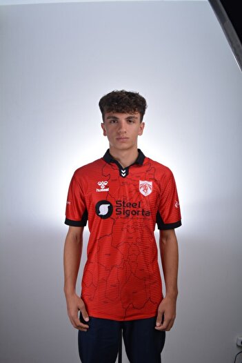 hummel Çaykaraspor Kırmızı Forma 25/26 Sezonu - Yeni Sezon