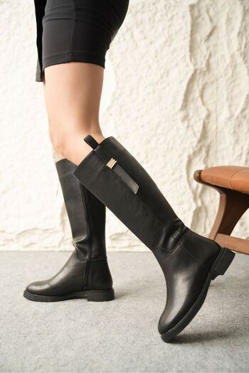 MODAADAM Women's Gail Flat Bottom Buckle Boots - Black-Leather