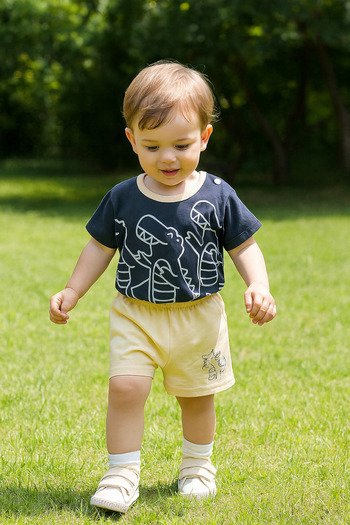 NEEMO Distinctive and comfortable children's set consisting of a T-shirt and shorts