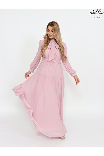 Stylish Long chiffon dress with a soft cut in pink