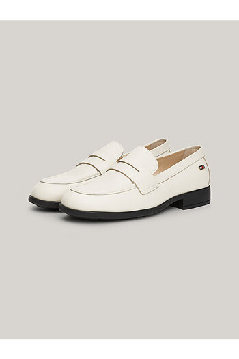 Tommy Hilfiger Women's Flag Suede Classic Loafer