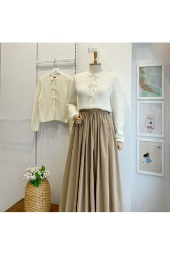 Faya Boutique Knitwear Cardigan with Pearl Bow Accessories