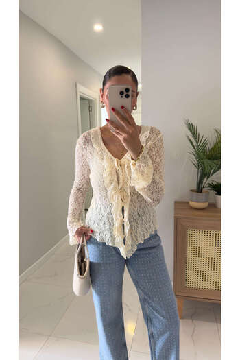BİRCANÇİL Ellis Ecru Ruffled Blouse
