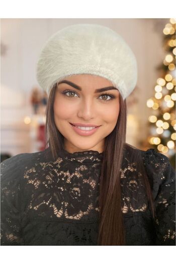 Confortino Elegant beret hat made of Angora wool - UNIVERSAL size