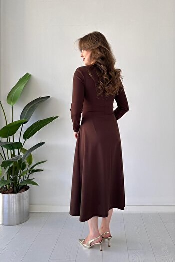 MaziButik Star Buckle Long Sleeve Dress Brown
