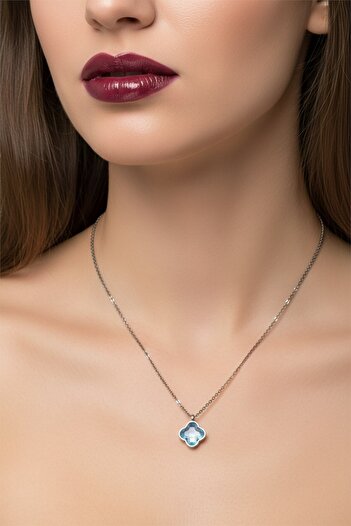 zarifje Steel Blue Clover Necklace Model