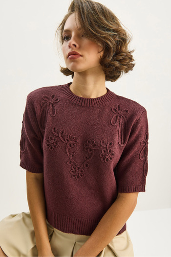 Bianco Lucci Women's Floral Motif Embossed Embroidery Detailed Short Sleeve Knitwear Sweater Tk251110 60283596