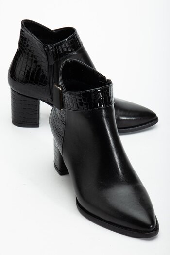 Dilimler Ayakkabı Black Women's Heeled Boots with Crocodile Patent Leather and Faux Leather Buckle