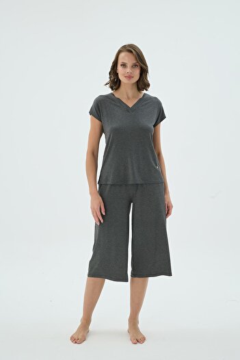 Sevim Women's Anthracite Color Short Sleeve V-Neck Capri Pajama Set C9T4N371
